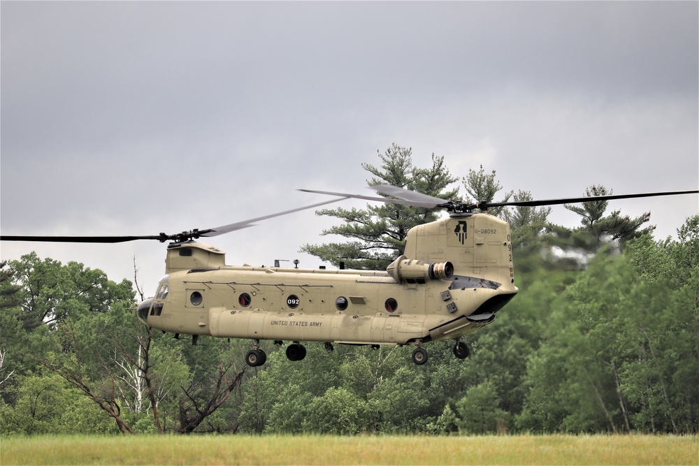Illinois National Guard Chinook helicopters, crews support training at Fort McCoy