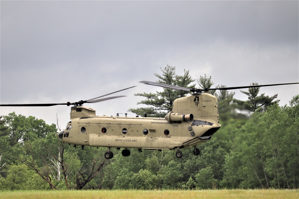 Illinois National Guard Chinook helicopters, crews support training at Fort McCoy