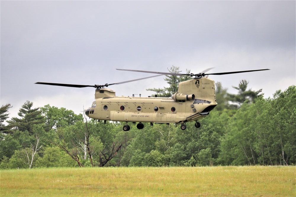 Illinois National Guard Chinook helicopters, crews support training at Fort McCoy