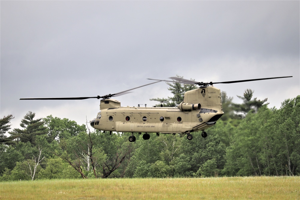 Illinois National Guard Chinook helicopters, crews support training at Fort McCoy