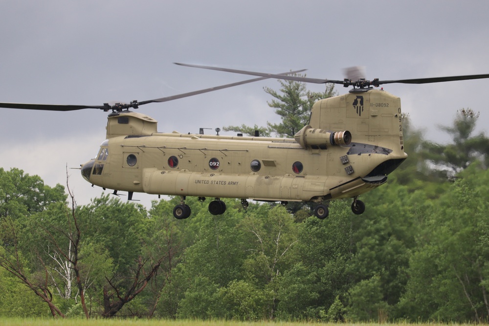 Illinois National Guard Chinook helicopters, crews support training at Fort McCoy