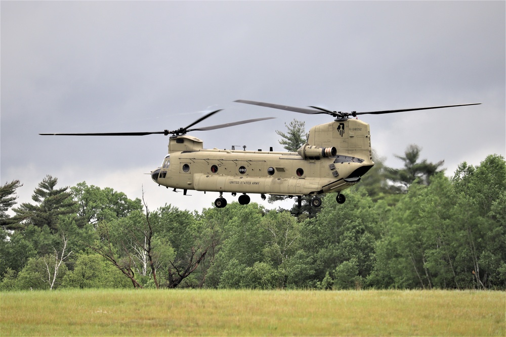 Illinois National Guard Chinook helicopters, crews support training at Fort McCoy