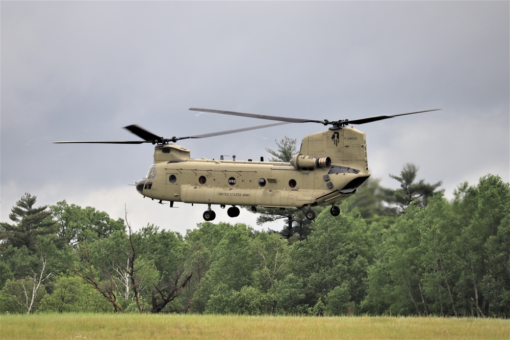 Illinois National Guard Chinook helicopters, crews support training at Fort McCoy