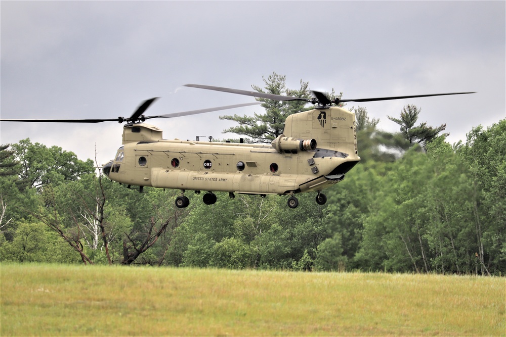 Illinois National Guard Chinook helicopters, crews support training at Fort McCoy