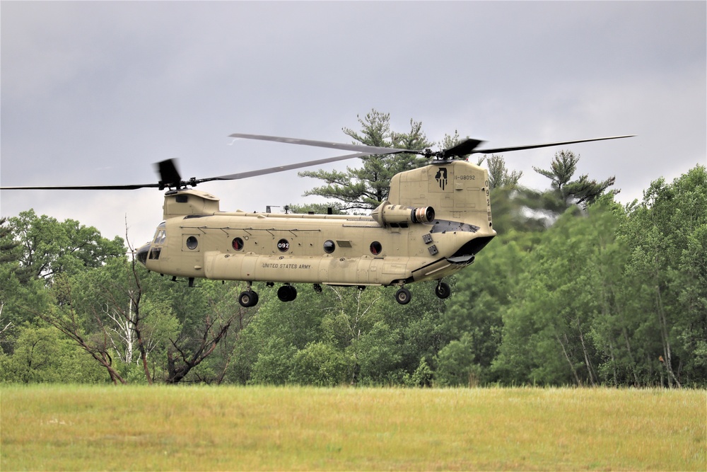 Illinois National Guard Chinook helicopters, crews support training at Fort McCoy