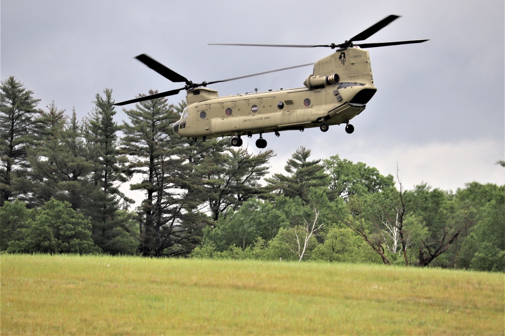Illinois National Guard Chinook helicopters, crews support training at Fort McCoy