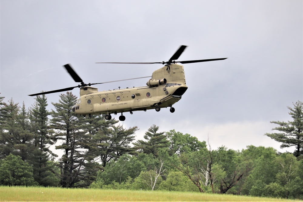 Illinois National Guard Chinook helicopters, crews support training at Fort McCoy