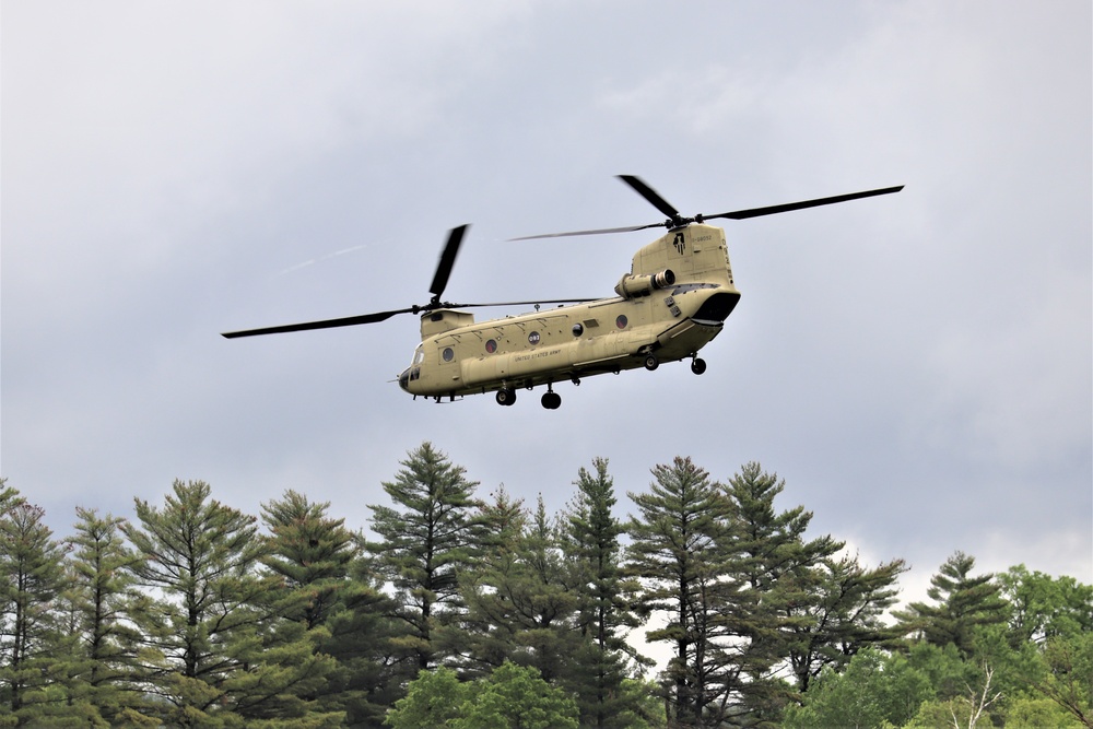 Illinois National Guard Chinook helicopters, crews support training at Fort McCoy