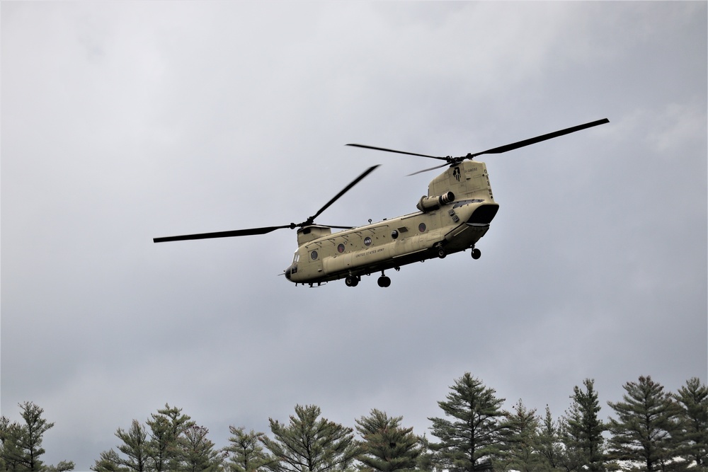 Illinois National Guard Chinook helicopters, crews support training at Fort McCoy