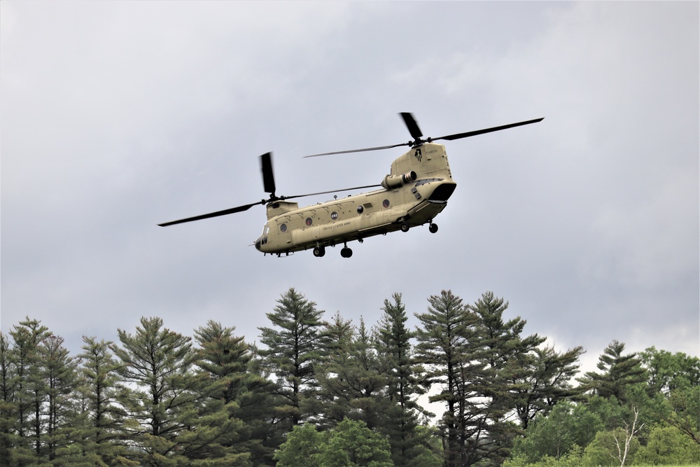 Illinois National Guard Chinook helicopters, crews support training at Fort McCoy