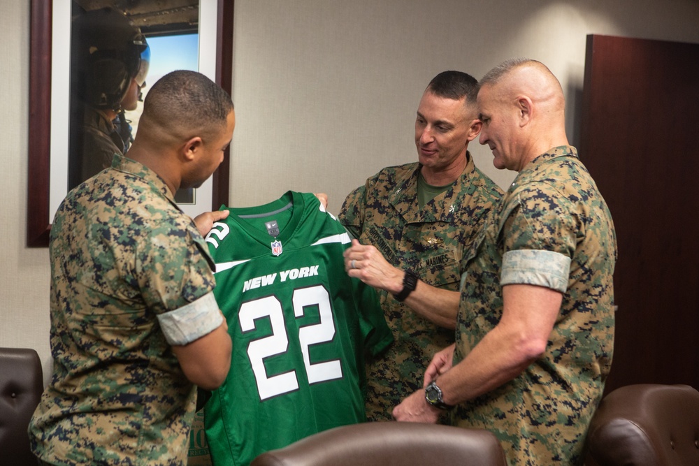 2nd MAW CG Awards FWNY 2019 Marine Corps Football Team Members