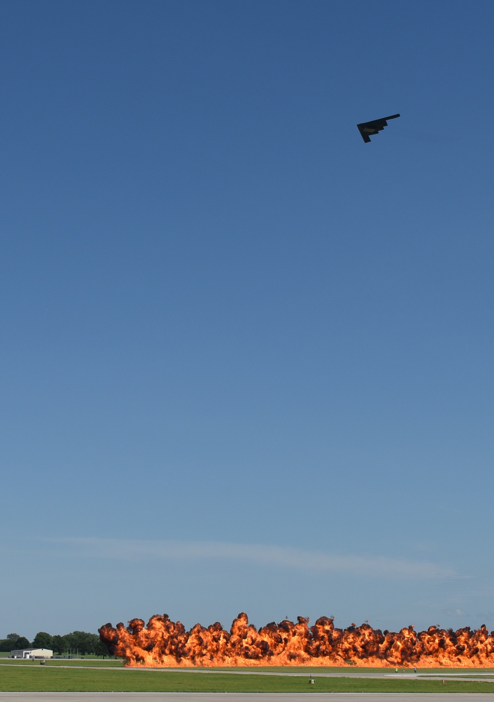 DVIDS Images B2 performance simulated bomb run during Wings over