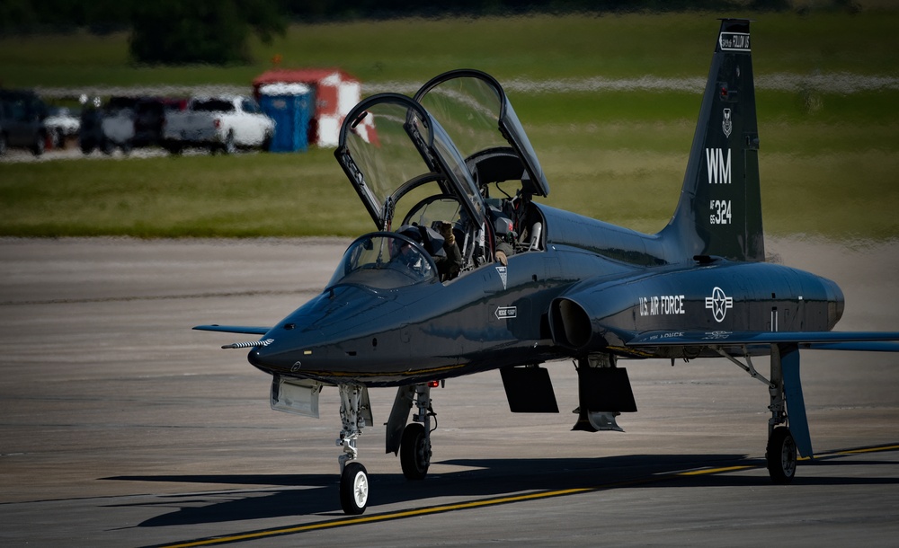 T-38 Talon taxis off flight line after air show performance