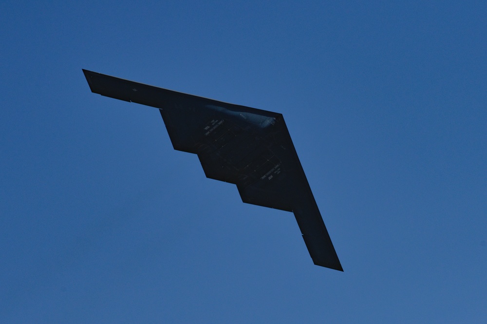 B-2 Spirit performs flyover at Wings over Whiteman Air Show 2019