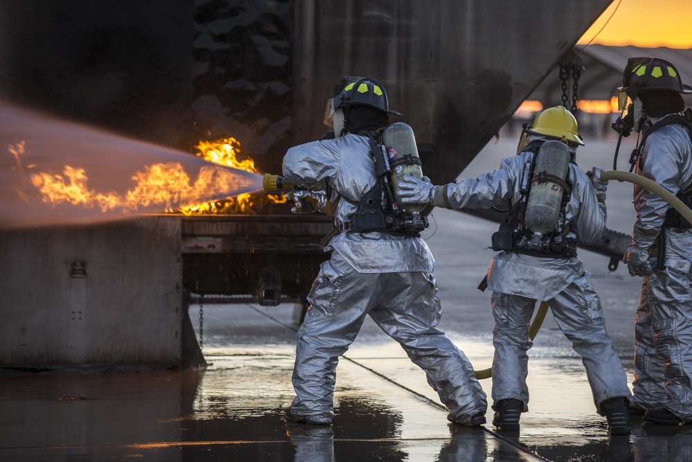 DVIDS - Images - MCAS Yuma ARFF Marines Conduct Live-Burn Training ...