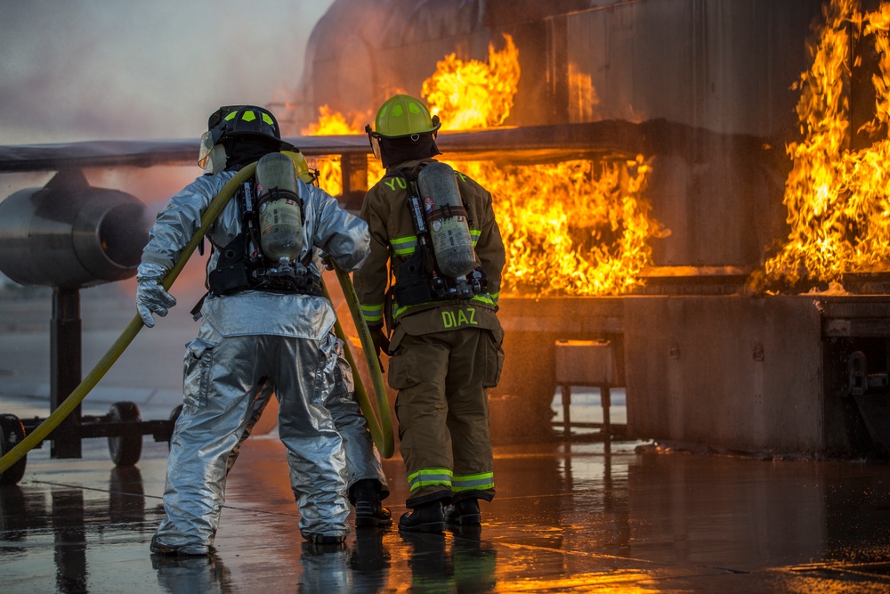 MCAS Yuma ARFF Marines Conduct Live-Burn Training