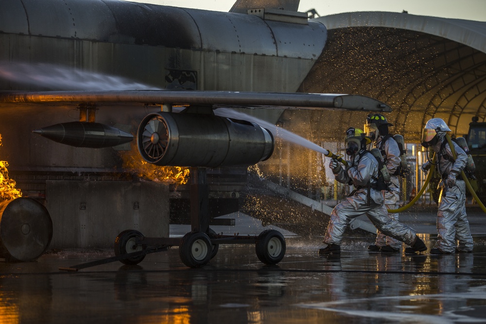 MCAS Yuma ARFF Marines Conduct Live-Burn Training