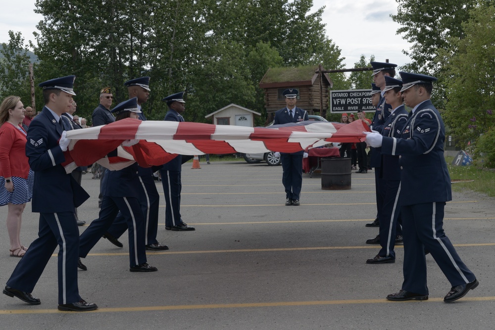 Eagle River VFW holds flag retirement ceremony