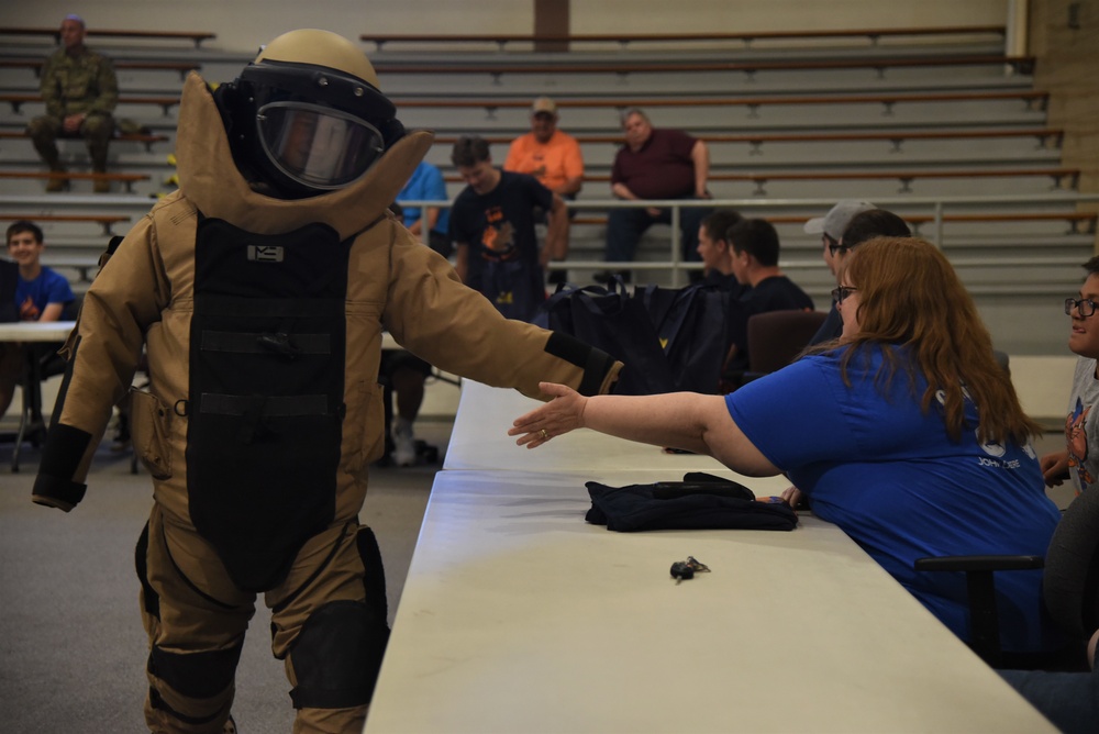 EODs Demonstrate Bomb Disposal Robots to Area Youth Interested in STEM during Navy Week Quad Cities