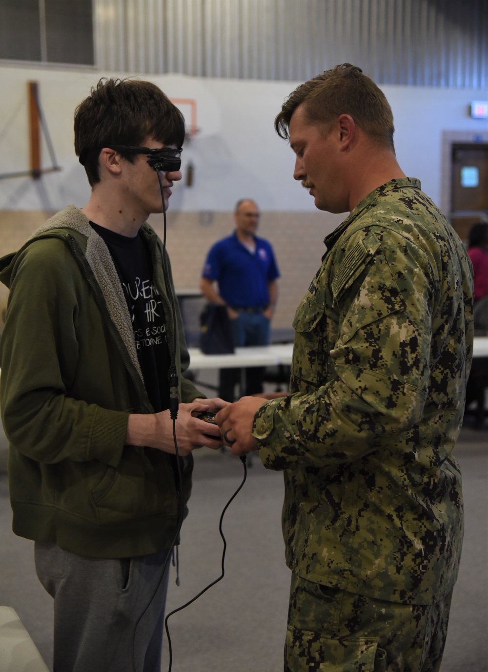 EODs Demonstrate Bomb Disposal Robots to Area Youth Interested in STEM during Navy Week Quad Cities