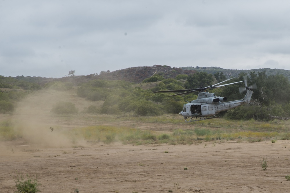 HMLA 469 conducts confined area landings on Camp Pendleton
