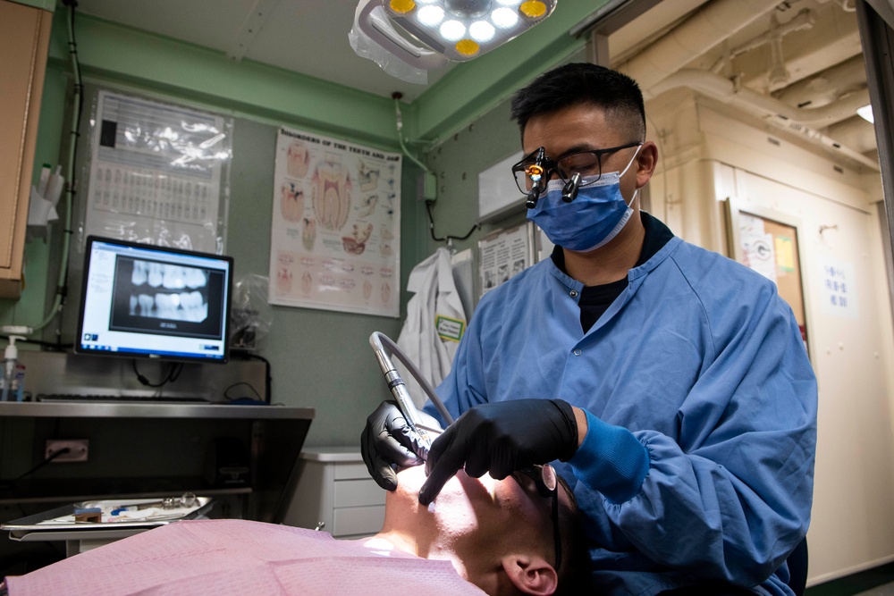 USS Green Bay (LPD 20) Medical