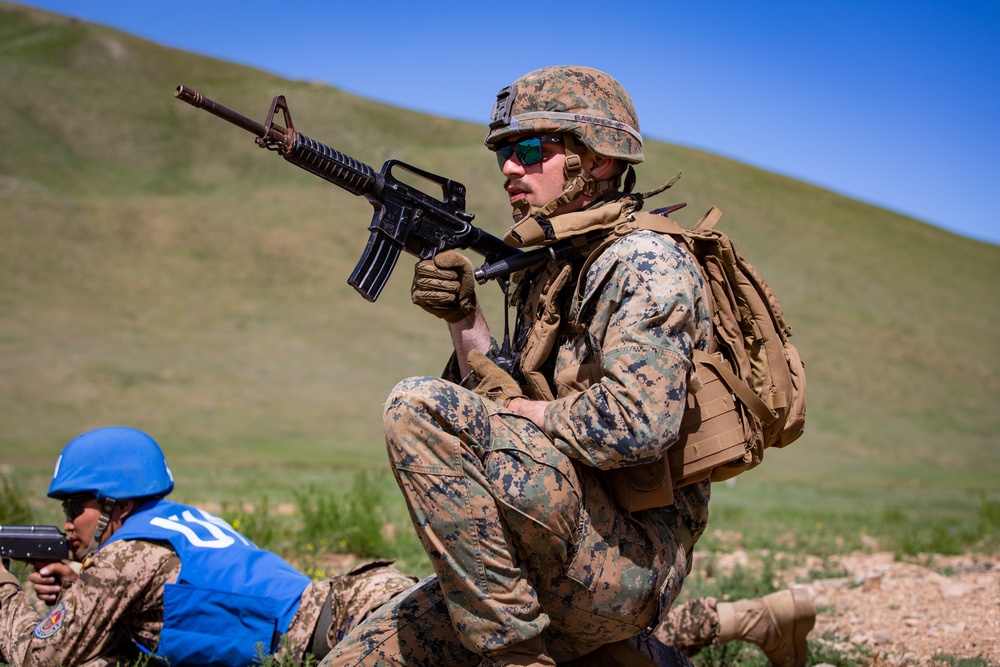 Mongolian, U.S. service members conduct final training for company training event