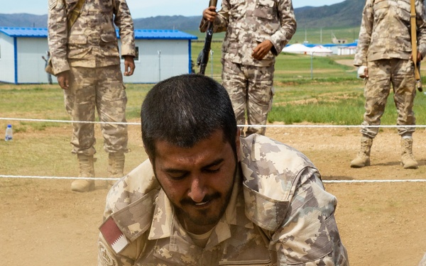 Qatari soldiers conduct casualty care training