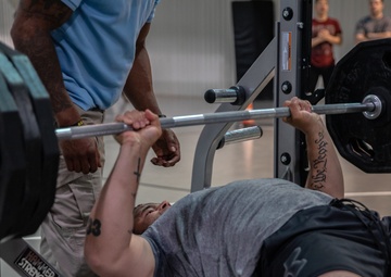 U.S. Army Soldiers compete in 1000 Pound Challenge