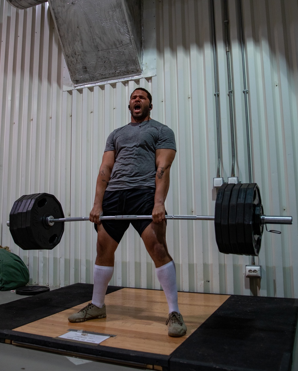 U.S. Army Soldiers compete in 1000 Pound Challenge