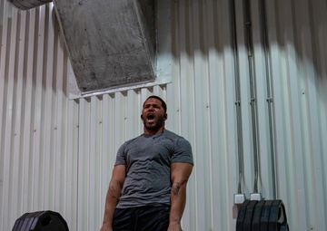 U.S. Army Soldiers compete in 1000 Pound Challenge