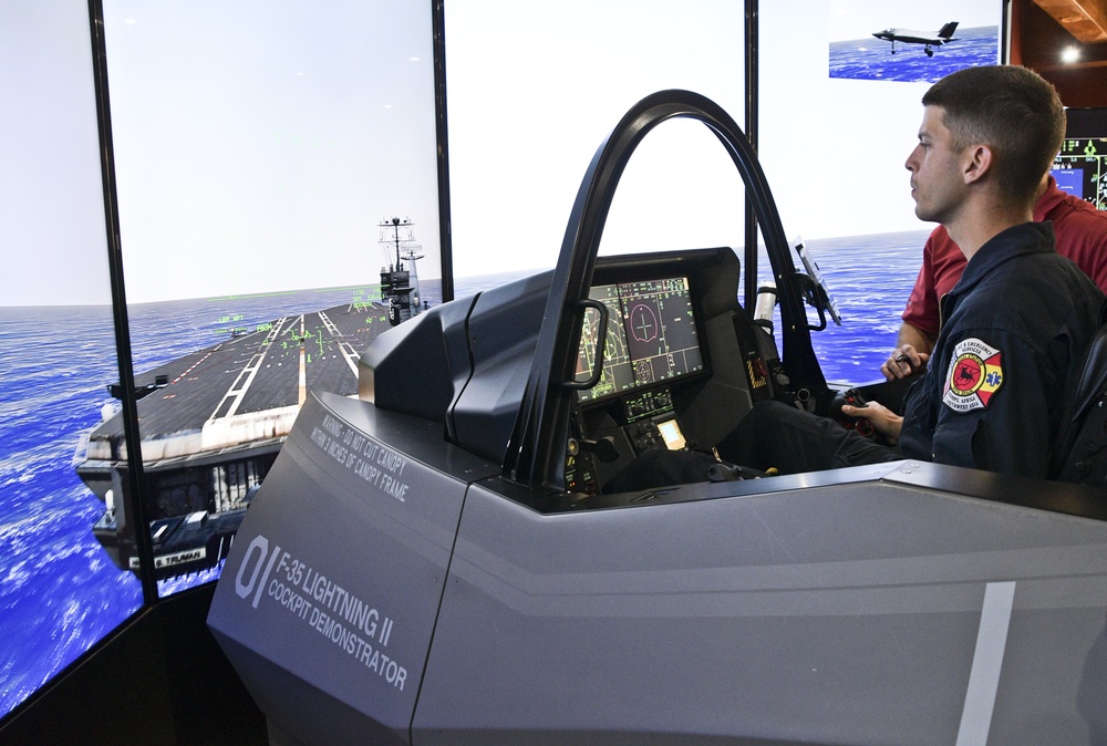 NAVSTA Rota tries out F-35 cockpit demonstrator