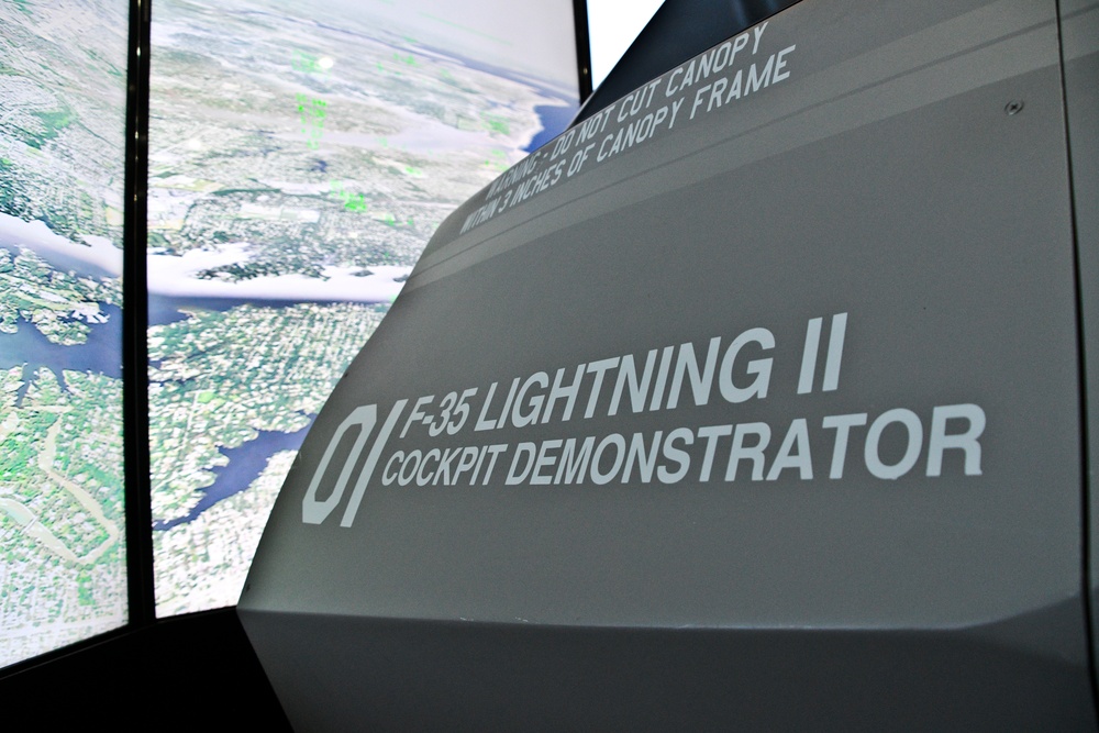 NAVSTA Rota tries out F-35 cockpit demonstrator