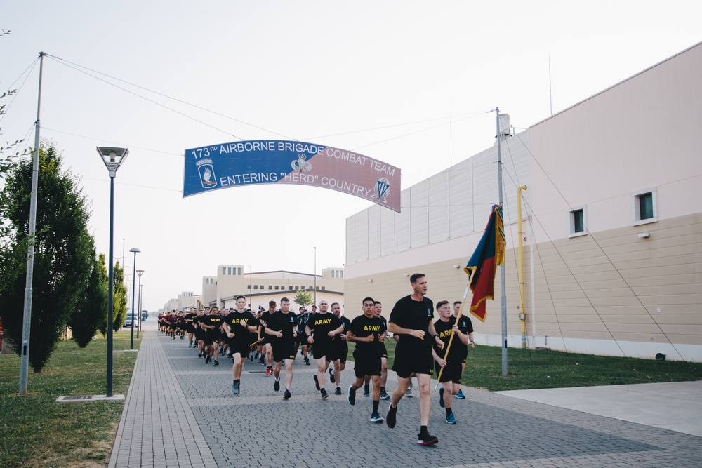 Col. Bartholomees leads Sky Soldiers in brigade run