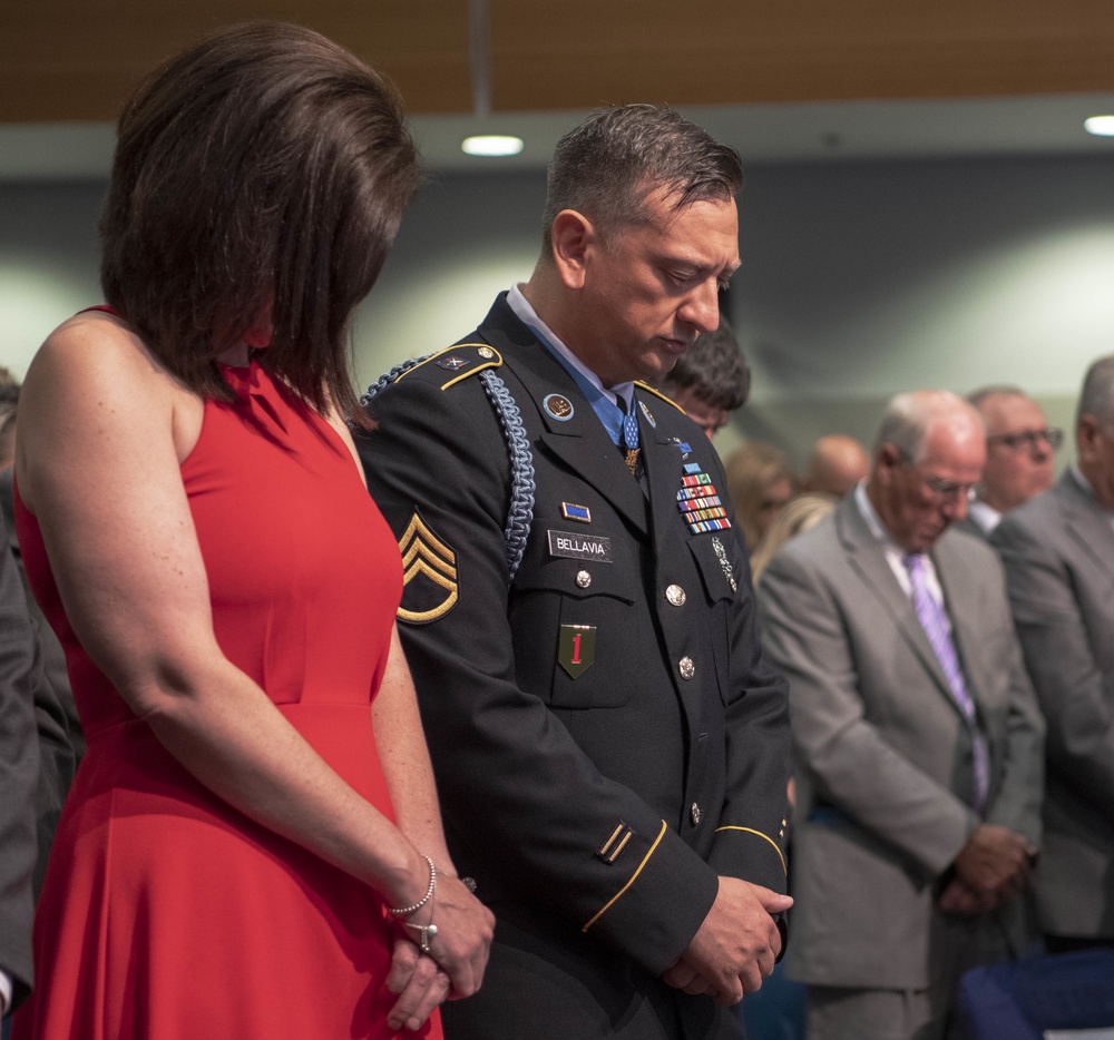 Former Army Staff Sgt. David G. Bellavia is inducted into the Pentagons Hall of Heroes