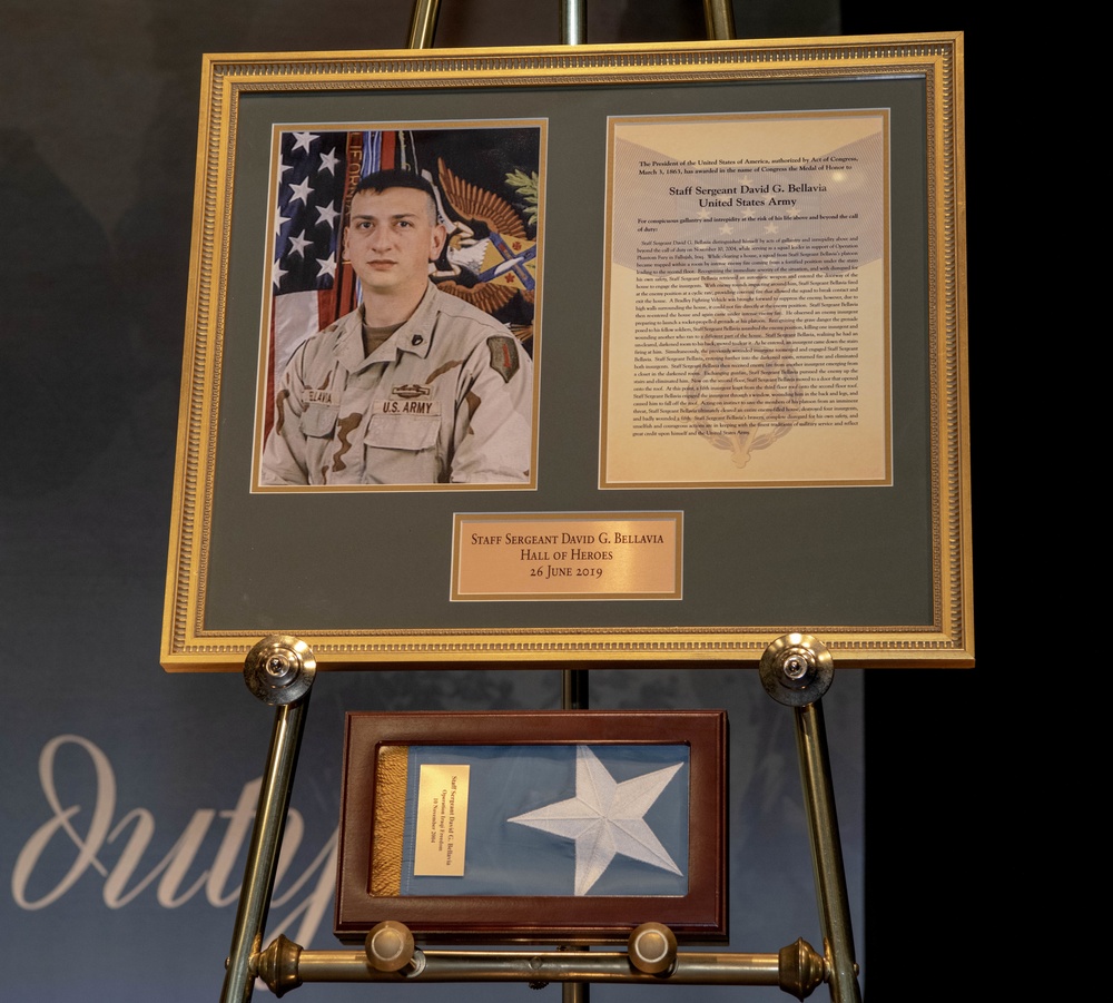 Former Army Staff Sgt. David G. Bellavia is inducted into the Pentagons Hall of Heroes