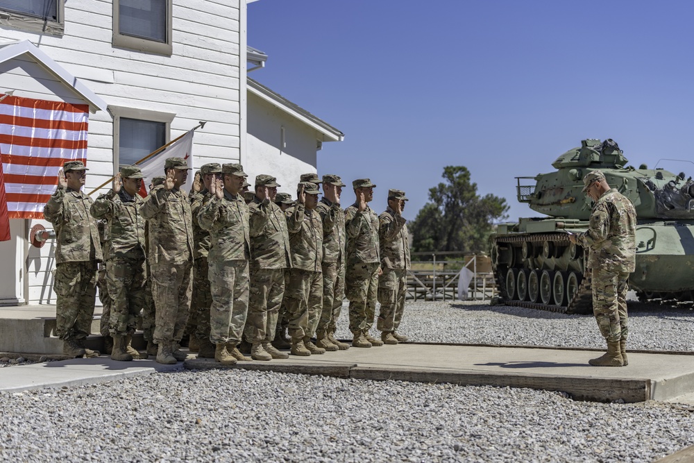 Major General Malanka Performs Re-Enlistment Ceremony