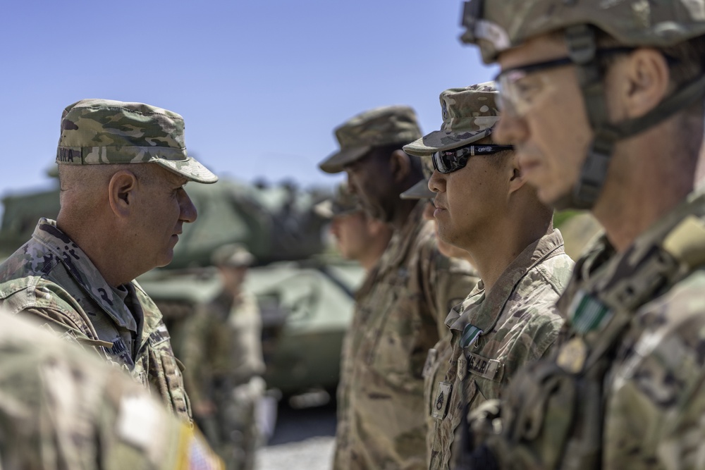 Major General Malanka Awards Army Commendation Medals