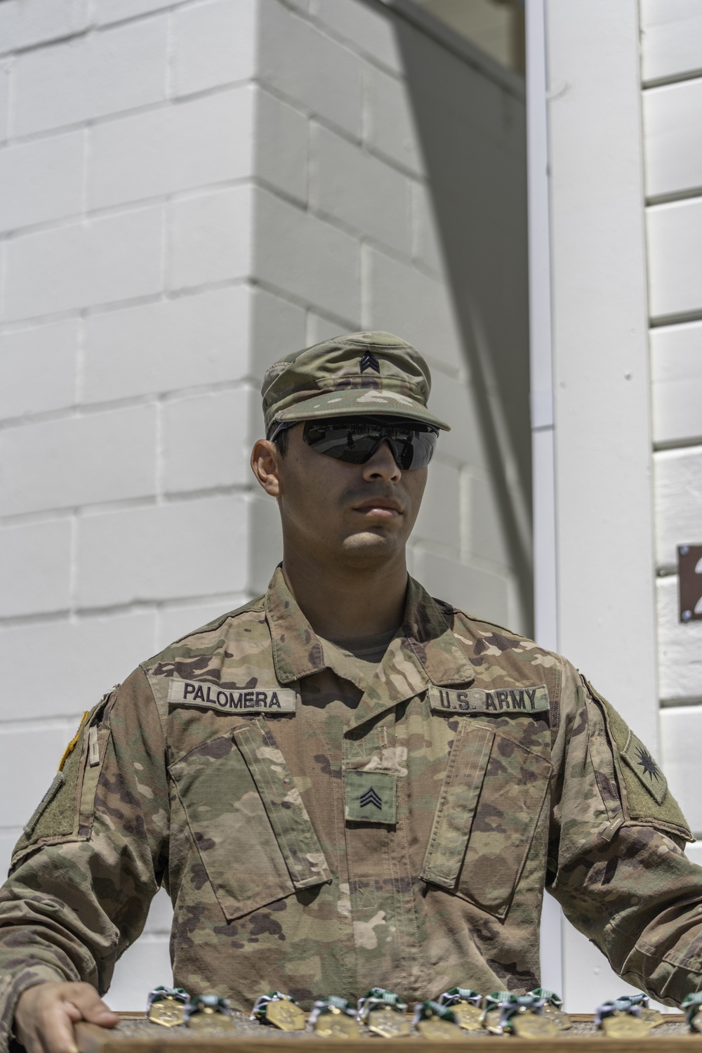 Major General Malanka Awards Army Commendation Medals