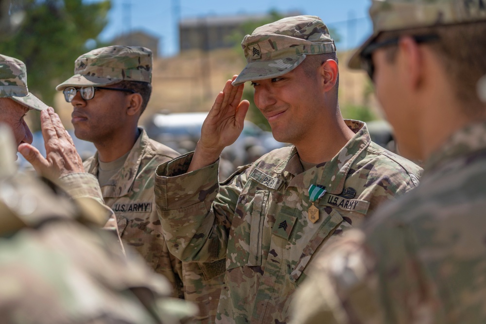 Major General Malanka Awards Army Commendation Medals