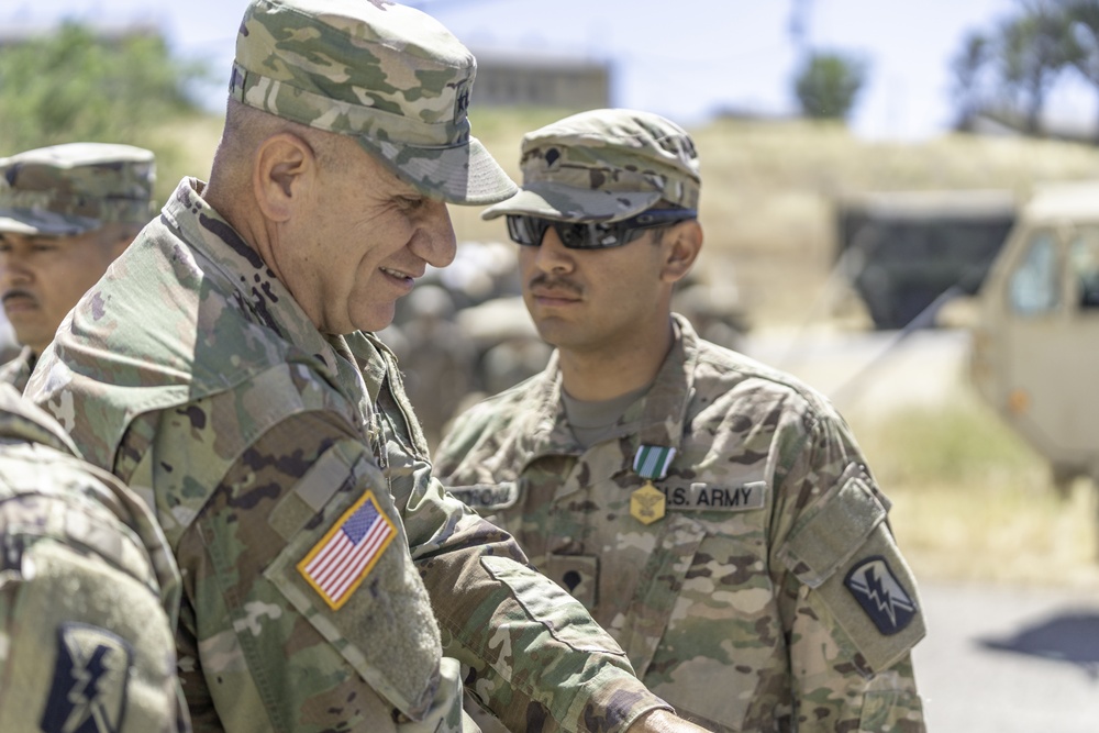 Major General Malanka Awards Army Commendation Medals