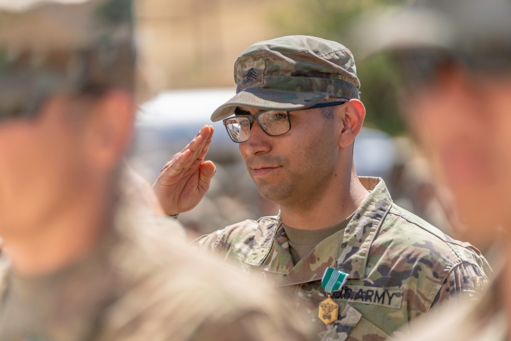 Major General Malanka Awards Army Commendation Medals