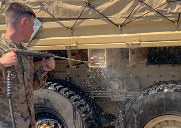 3-1 AHB Soldiers prepare vehicles for movement