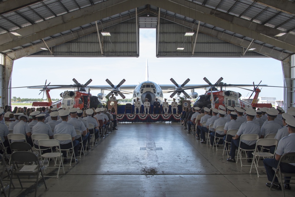 Coast Guard Air Station Clearwater welcomes new commander