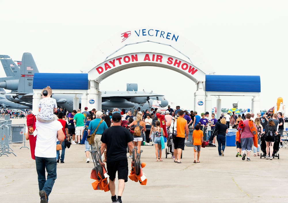Thunderbirds fly at Dayton Air Show