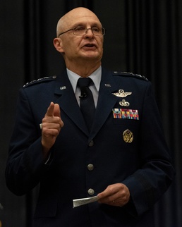 Bunch speaks at 2019 Life Cycle Industry Days