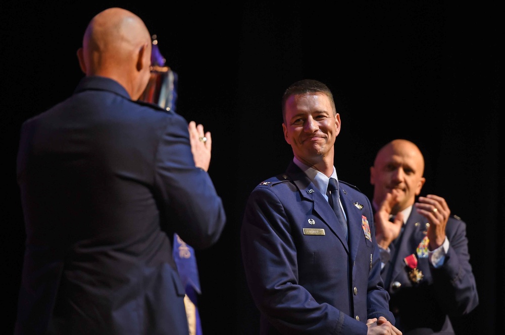 DVIDS - Images - 19th Airlift Wing welcomes TLR leader as new commander ...