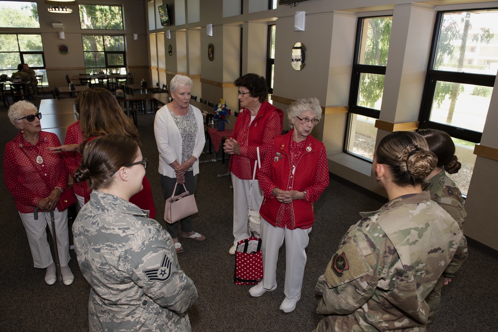 Pioneers of History: ‘Rosie the Riveter’ women share experiences with mobility Airmen