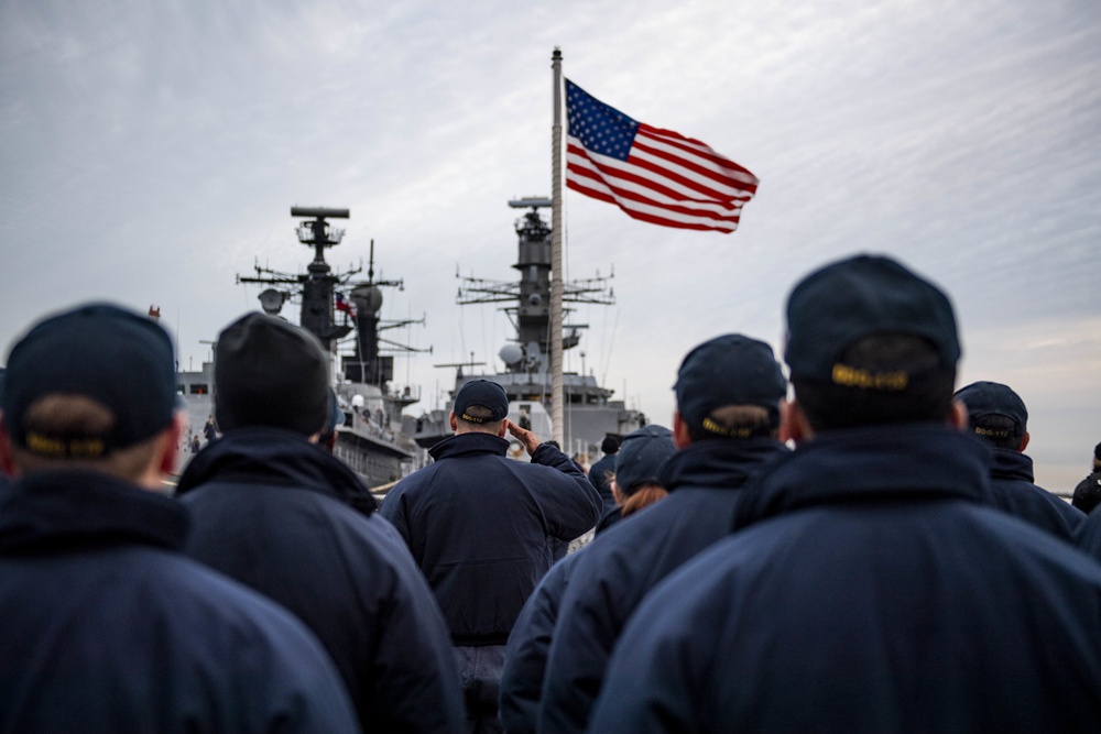 USS Michael Murphy Gets Underway from Valparaiso, Chile