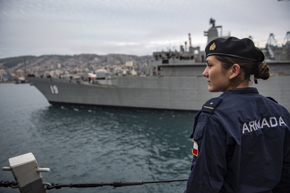 USS Michael Murphy Gets Underway from Valparaiso, Chile